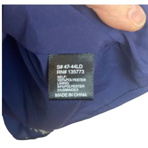 Olivaceous Navy Blue Floral Deep Back V Sleeveless Shift Dress Sz Small - Picture 5 of 7